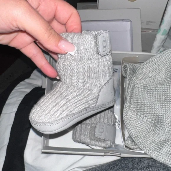 UGG Gray Knit Baby Booties and Hat Set
